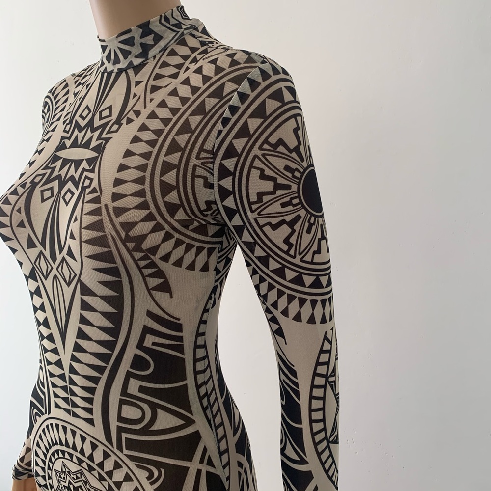 Mesh Patterned Body Suit - Picture 6 of 16